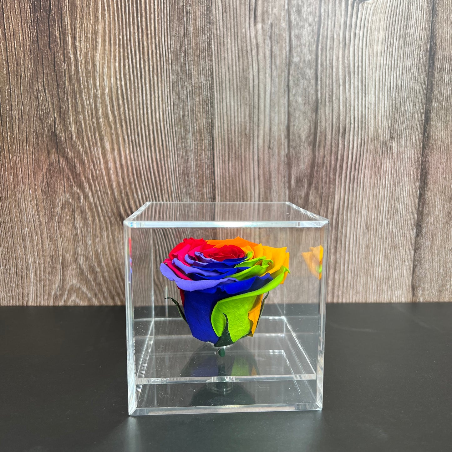 Preserved Scented Flowers in Acrylic Box - Deli Ambience